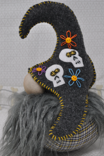 Wool Applique Packaged Pattern - Mungo Gnome October Series